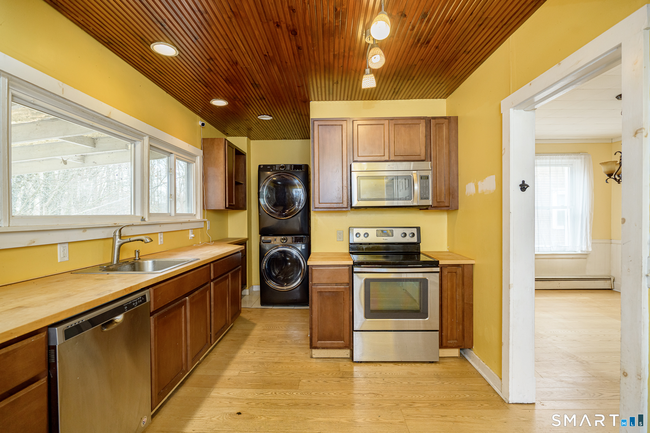 23 Winter Street Killingly, CT 06239 - Photo 6 of 37