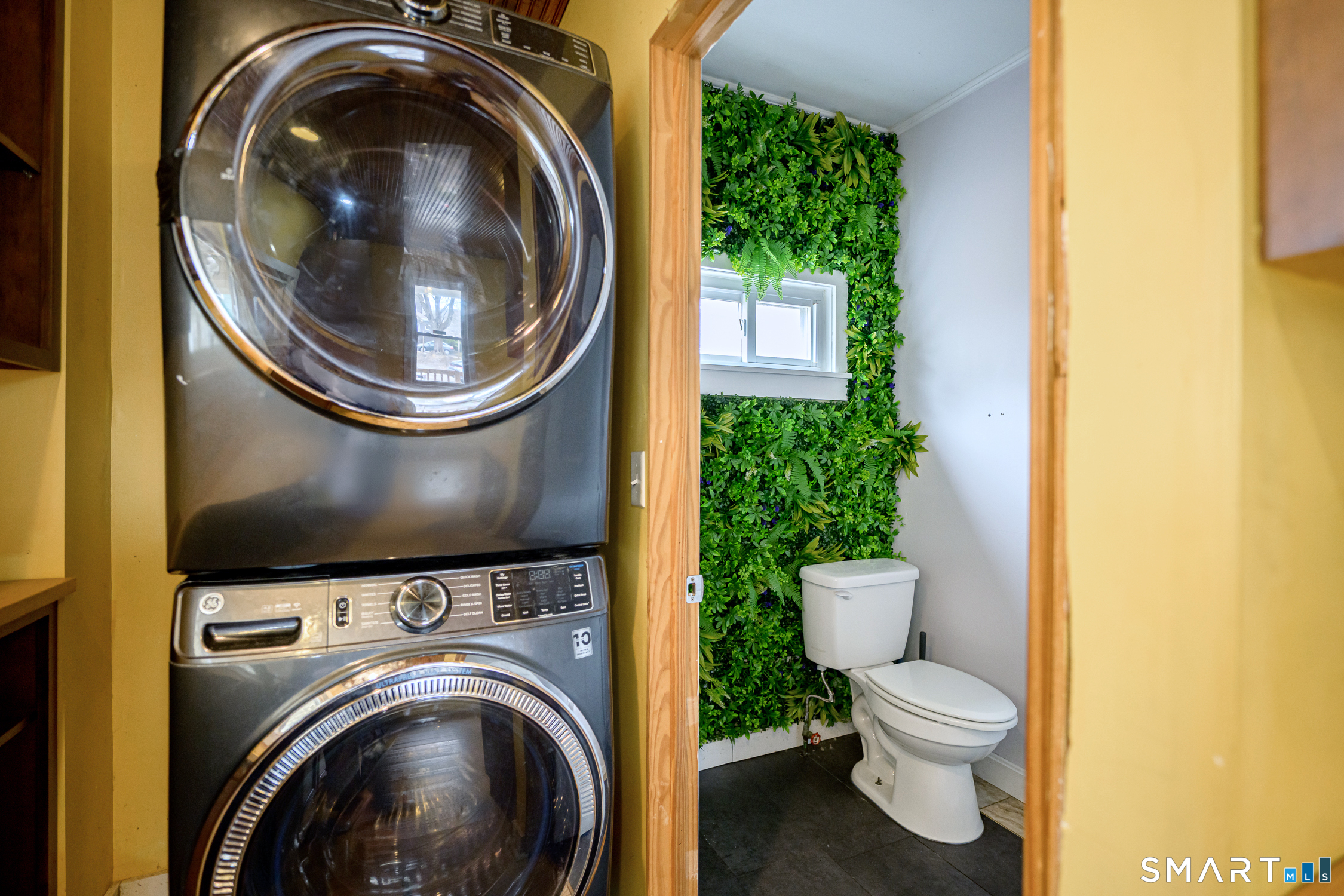 23 Winter Street Killingly, CT 06239 - Photo 7 of 37