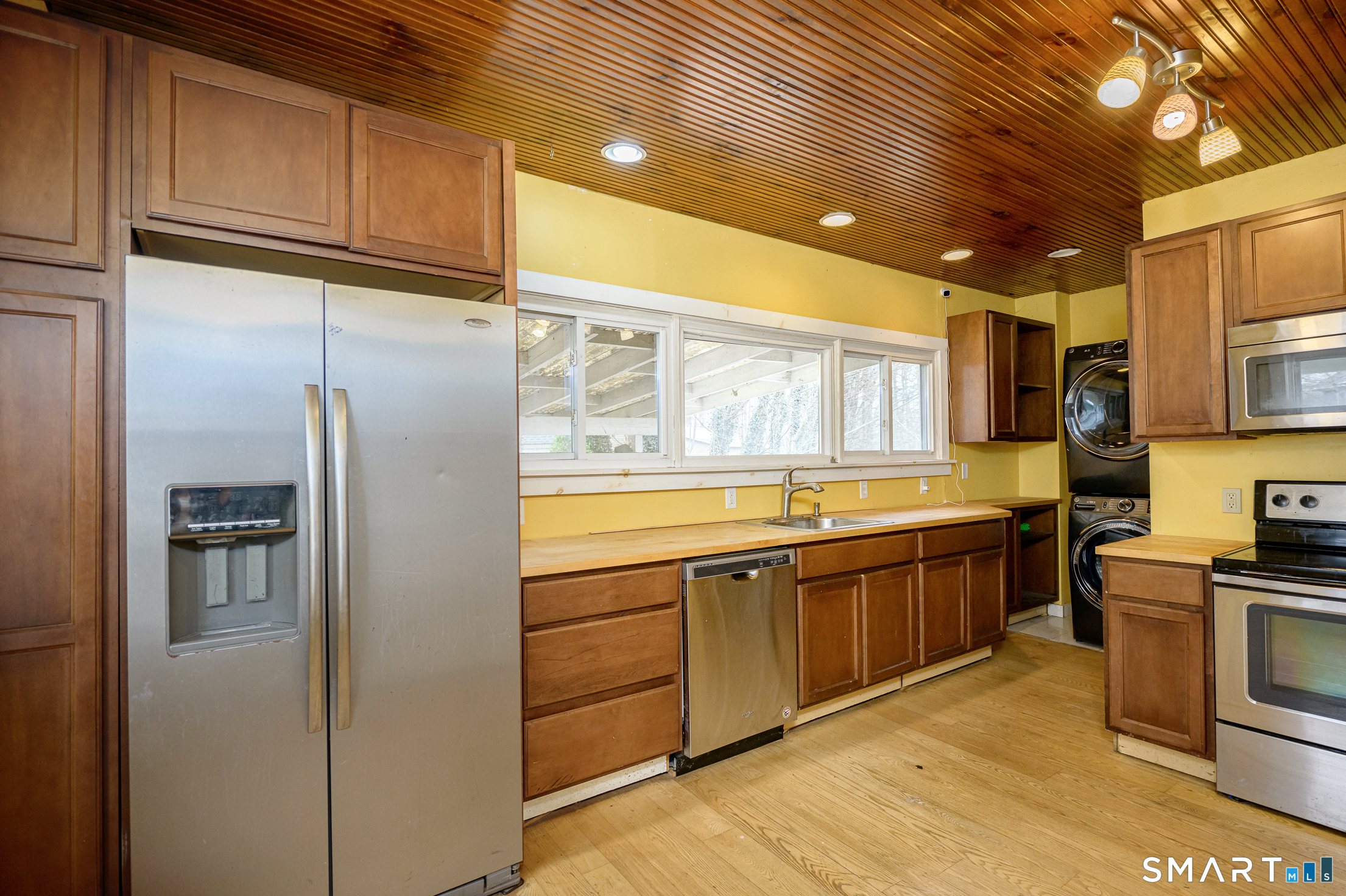 23 Winter Street Killingly, CT 06239 - Photo 9 of 37