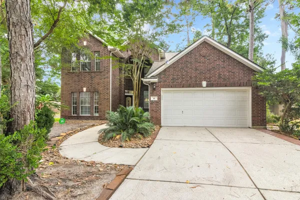$449,000 | 10 Clarewood Court, The Woodlands, TX 77385