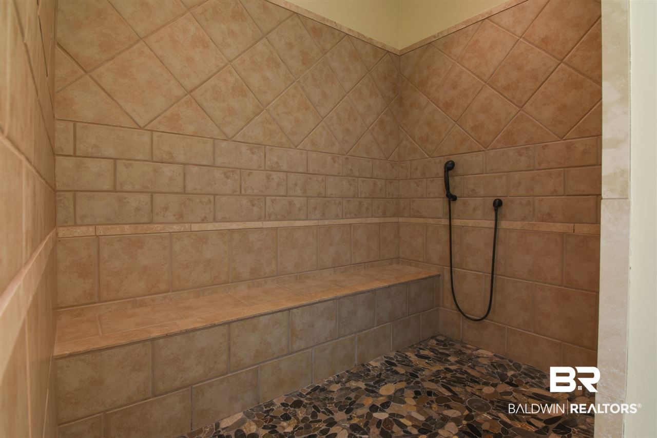 10948 Niblick Loop Fairhope, AL 36532 - Photo 16 of 30 dual shower heads, seating