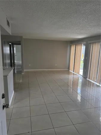 $2,100 | 469 Northeast 207th Lane, Unit 108, Miami, FL 33179