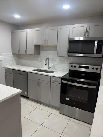 $2,100 | 469 Northeast 207th Lane, Unit 108, Miami, FL 33179