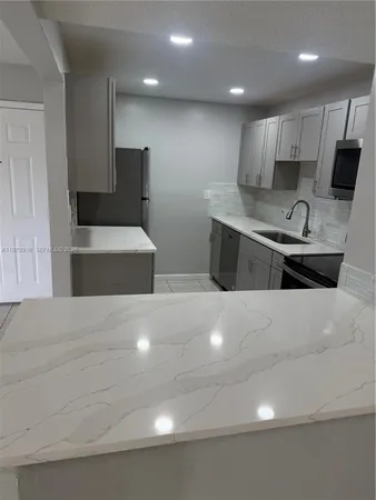 $2,100 | 469 Northeast 207th Lane, Unit 108, Miami, FL 33179