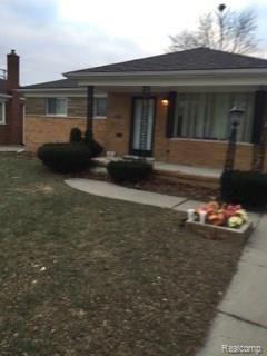24635 Ridgecroft Avenue Eastpointe, MI 48021 - Photo 3 of 15 IMG_0738.jpg