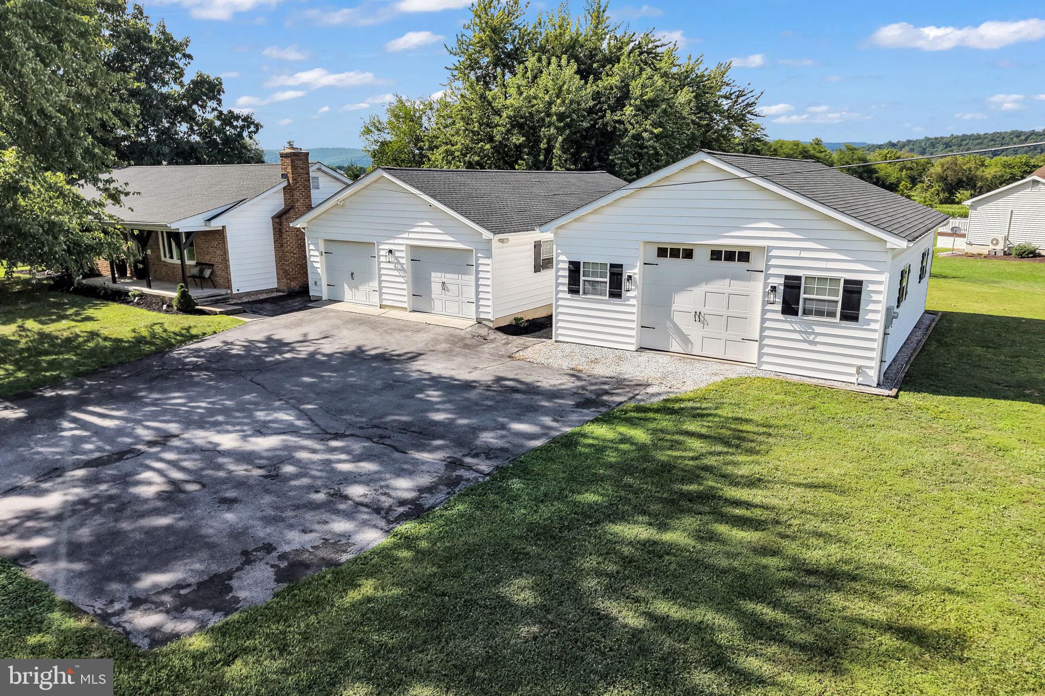 2825 Chambersburg Road Biglerville, PA 17307 - Photo 3 of 79 Gallery Image 3
