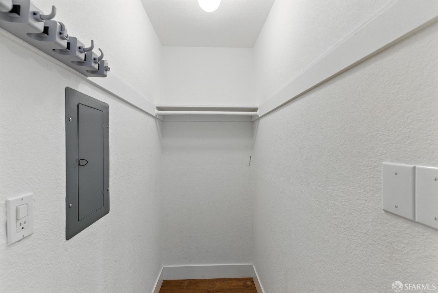 3256 16th Street, Unit 3 San Francisco, CA 94103 - Photo 9 of 16 a very nice looking room