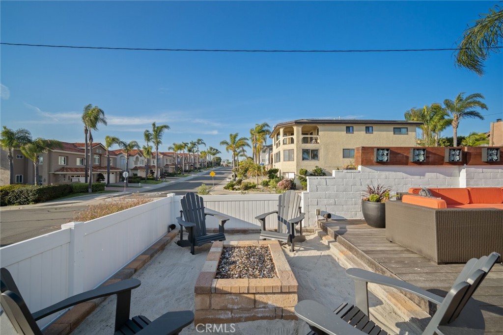 24272 Selva Road Dana Point, CA 92629 - Photo 39 of 59 a view of a terrace with sitting area