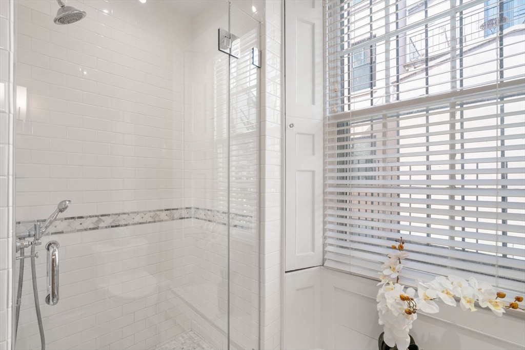 1 Chestnut Street, Unit 3B Boston, MA 02108 - Photo 16 of 20