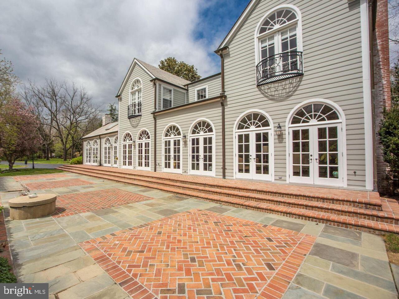 10650 Gunston Road Lorton, VA 22079 - Photo 57 of 73 a view of a large building
