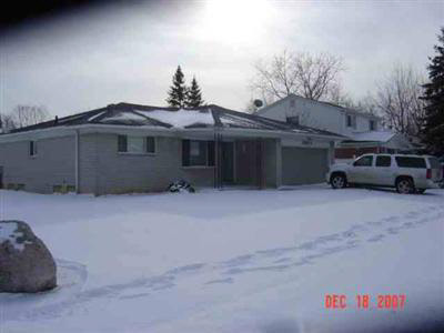 20411 Roche Road Trenton, MI 48183 - Photo 1 of 5 20199933.JPG