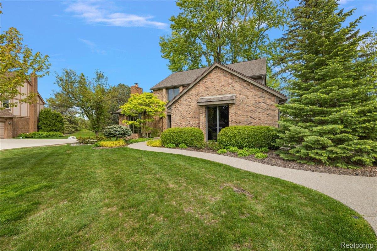 33891 York Ridge Street Farmington, MI 48331 - Photo 4 of 78 05-33891 York Ridge-5.jpg