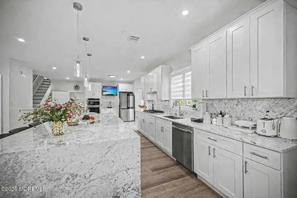 $1,800,000 | 14 Black Walnut Way, Marlboro, NJ 07746