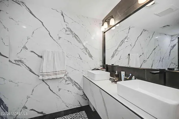 $1,800,000 | 14 Black Walnut Way, Marlboro, NJ 07746