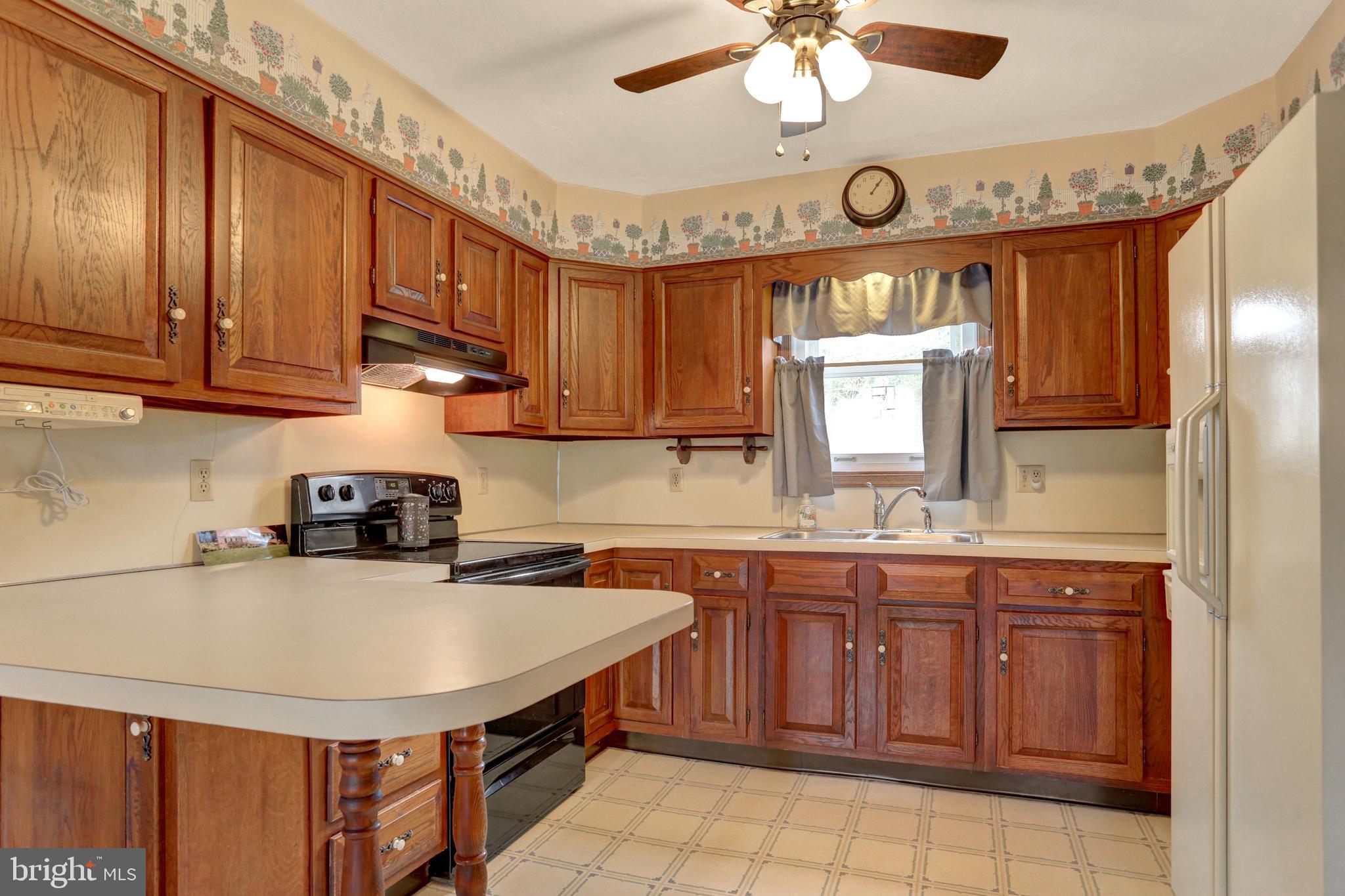 5842 Ambau Road Spring Grove, PA 17362 - Photo 15 of 35