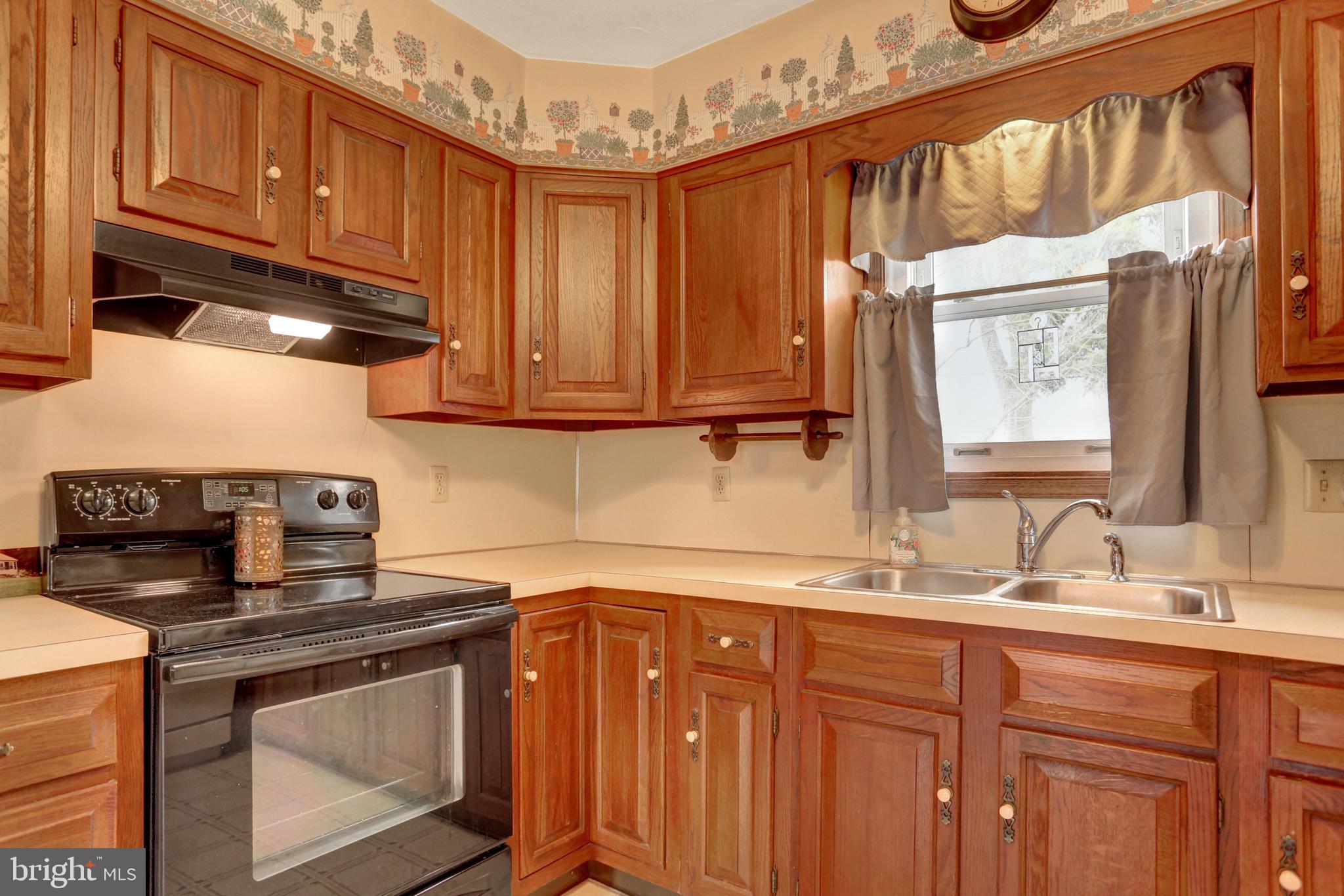 5842 Ambau Road Spring Grove, PA 17362 - Photo 17 of 35