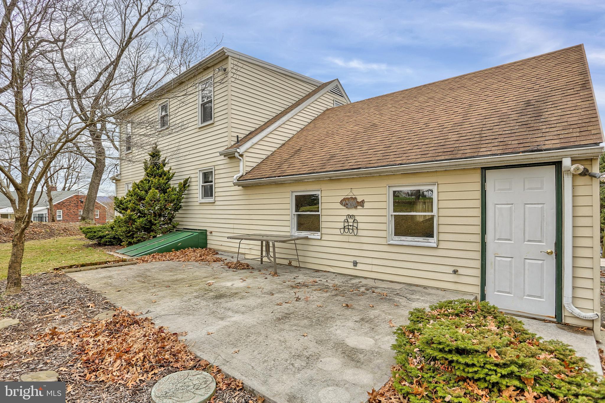 5842 Ambau Road Spring Grove, PA 17362 - Photo 8 of 35