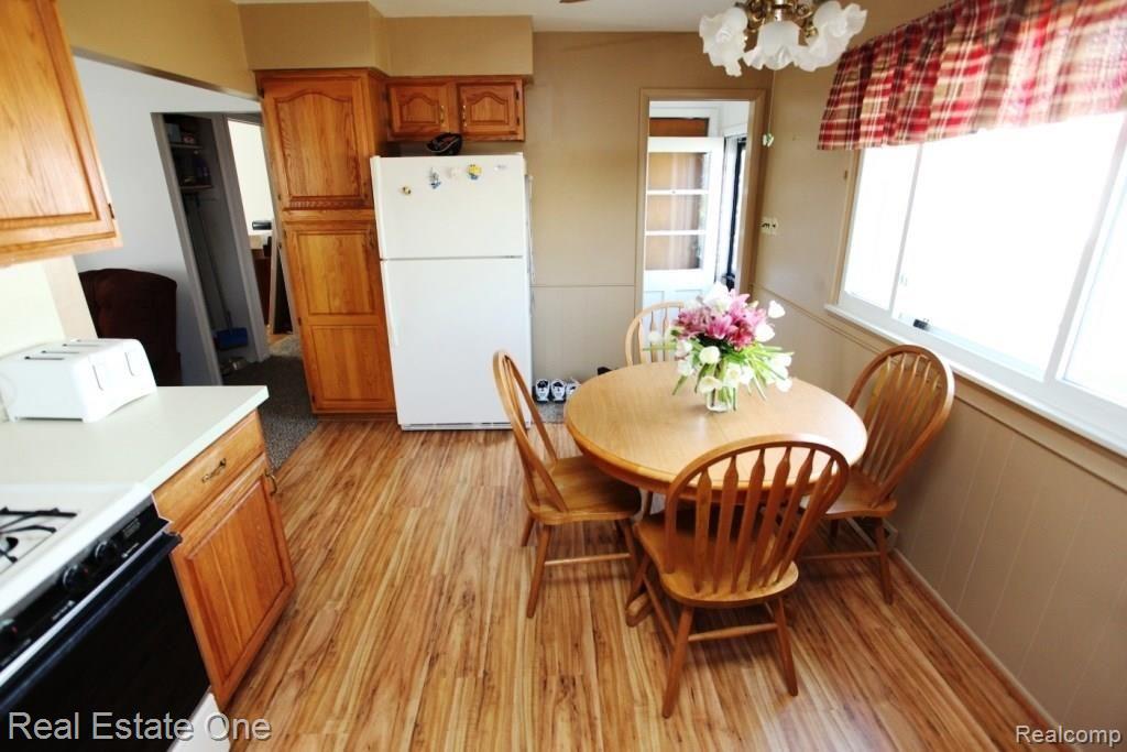 9953 Holland Road Taylor, MI 48180 - Photo 9 of 38 IMG_2138comp.jpg