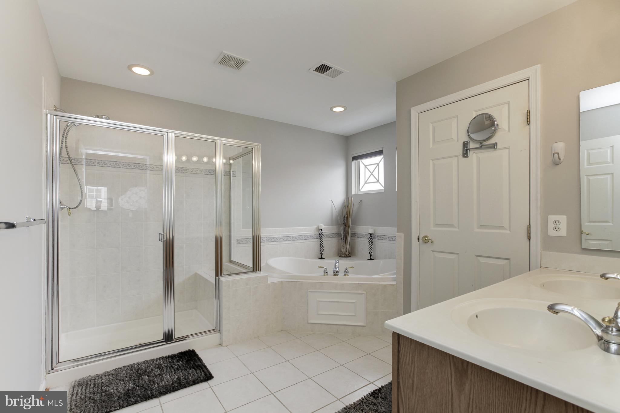 811 Highland Ridge Avenue Gaithersburg, MD 20878 - Photo 37 of 49 Gallery Image 37