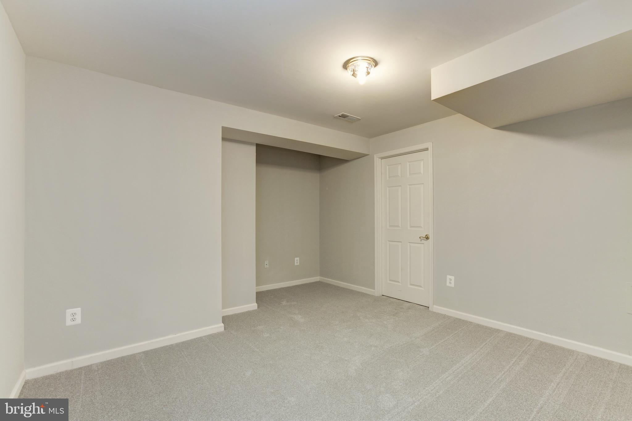811 Highland Ridge Avenue Gaithersburg, MD 20878 - Photo 44 of 49 Gallery Image 44