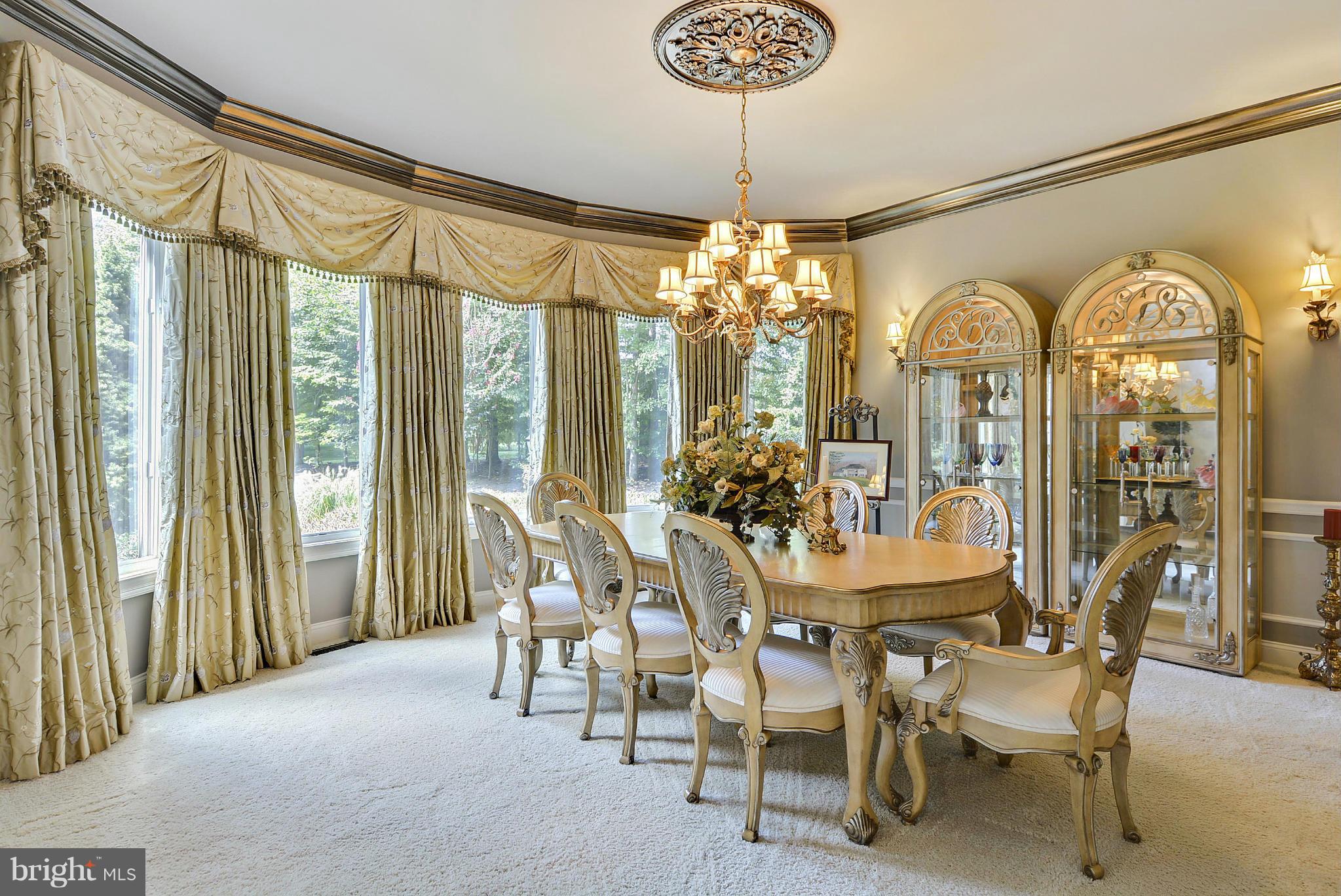 7075 Balmoral Forest Road Clifton, VA 20124 - Photo 3 of 28 Dining Room