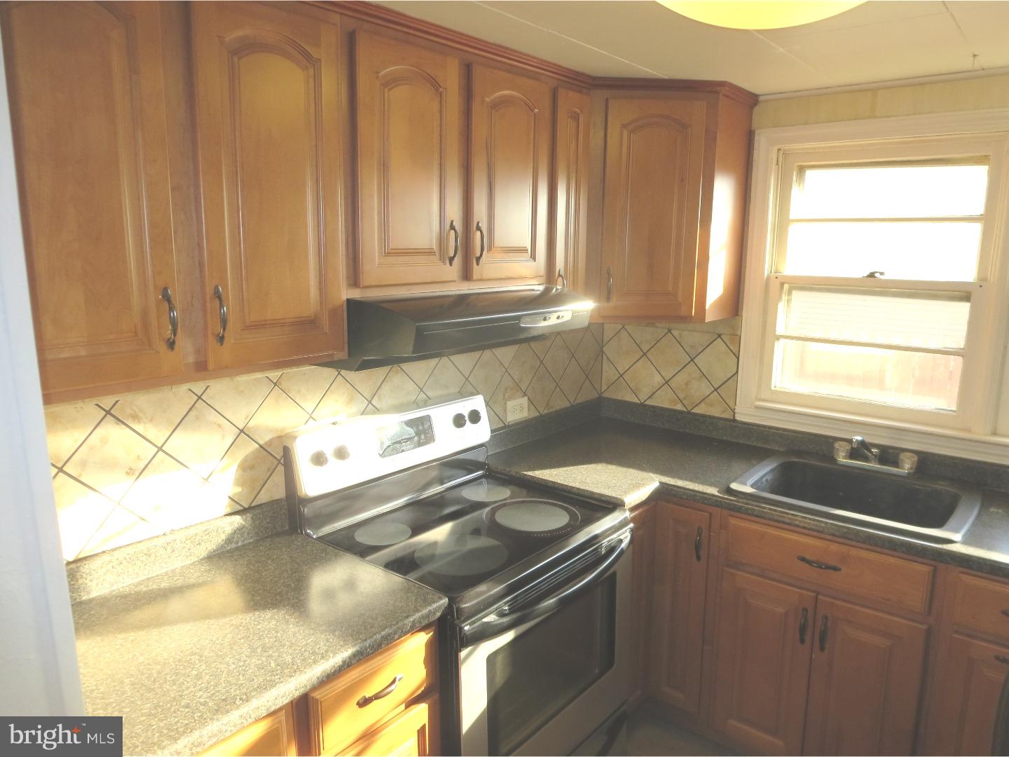 801 Broad Street Bristol, PA 19007 - Photo 6 of 24 Kitchen