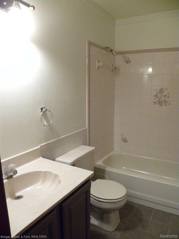 6966 Cranberry Lake Road Clarkston, MI 48348 - Photo 15 of 21 Master Bath.jpg