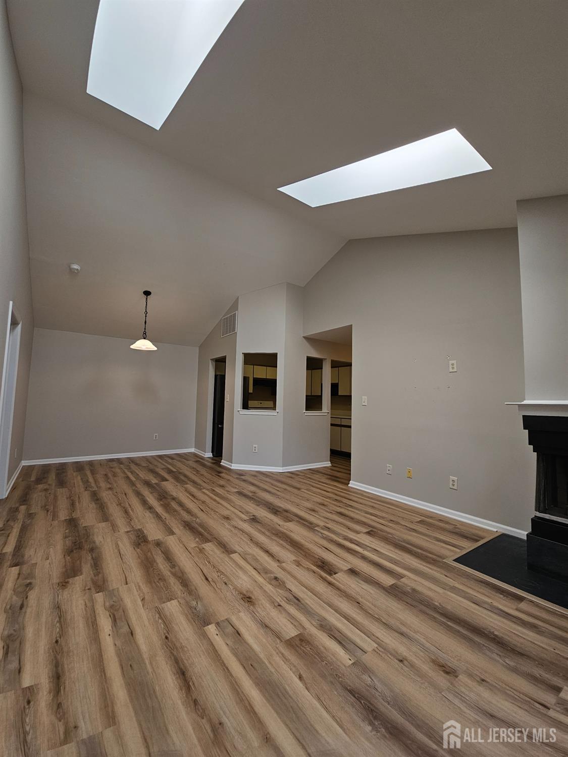 2809 Ridgefield Court Helmetta, NJ 08828 - Photo 8 of 38
