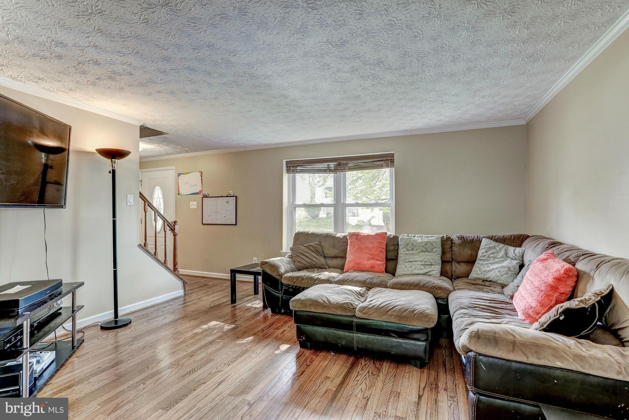 8494 Rippled Creek Court Springfield, VA 22153 - Photo 7 of 30 Living Room