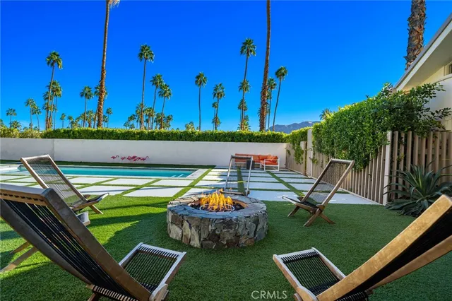 a view of outdoor space yard deck and patio