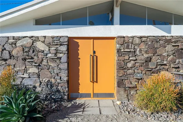 a view of entryway
