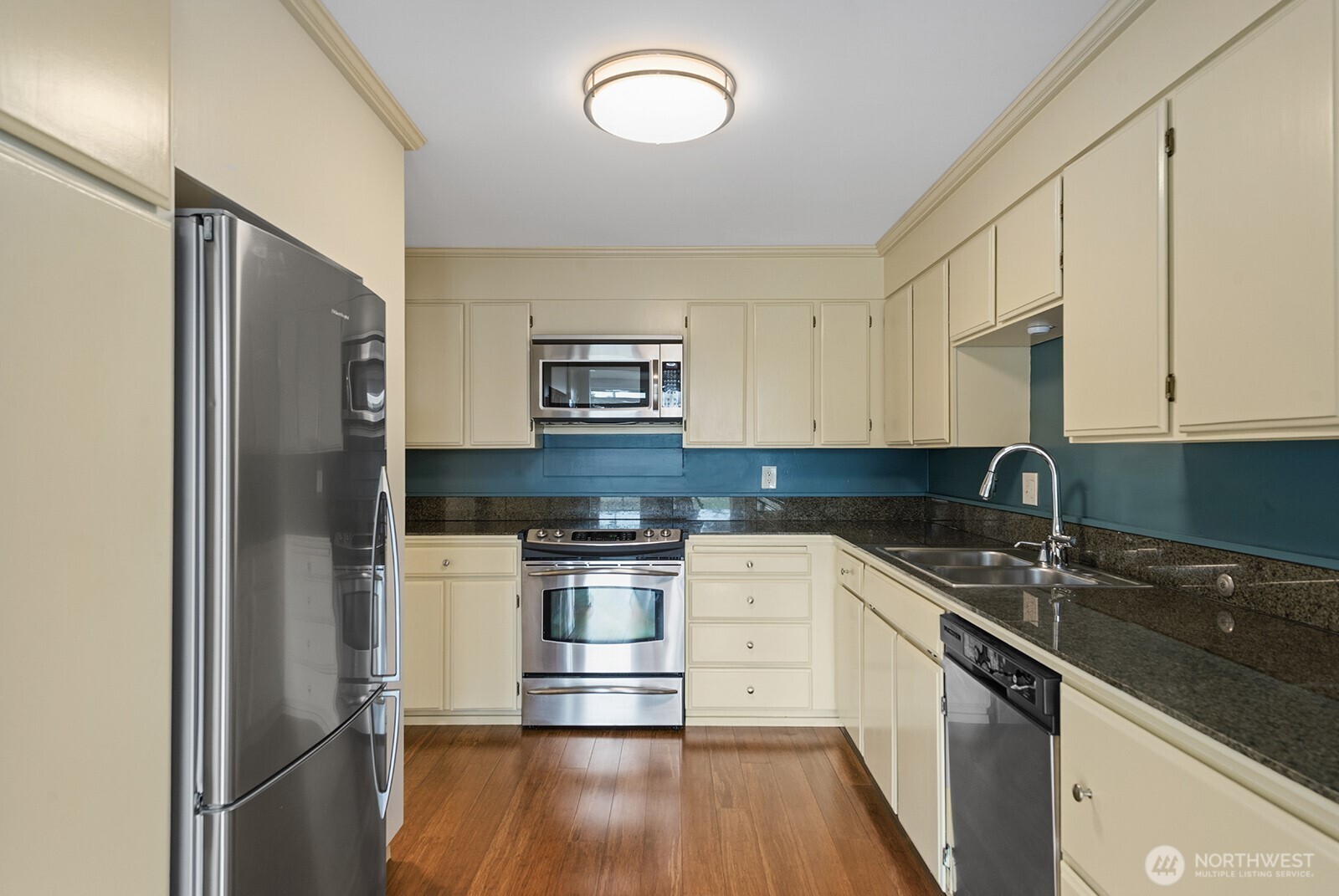 3717 Beach Drive Southwest, Unit 113 Seattle, WA 98116 - Photo 17 of 38