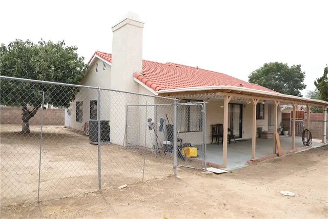 $2,700 | 37138 Vía Cordova, Palmdale, CA 93550