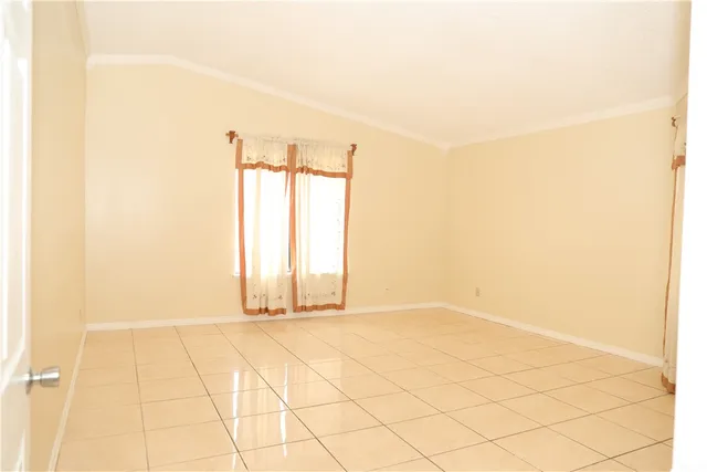 $2,700 | 37138 Vía Cordova, Palmdale, CA 93550