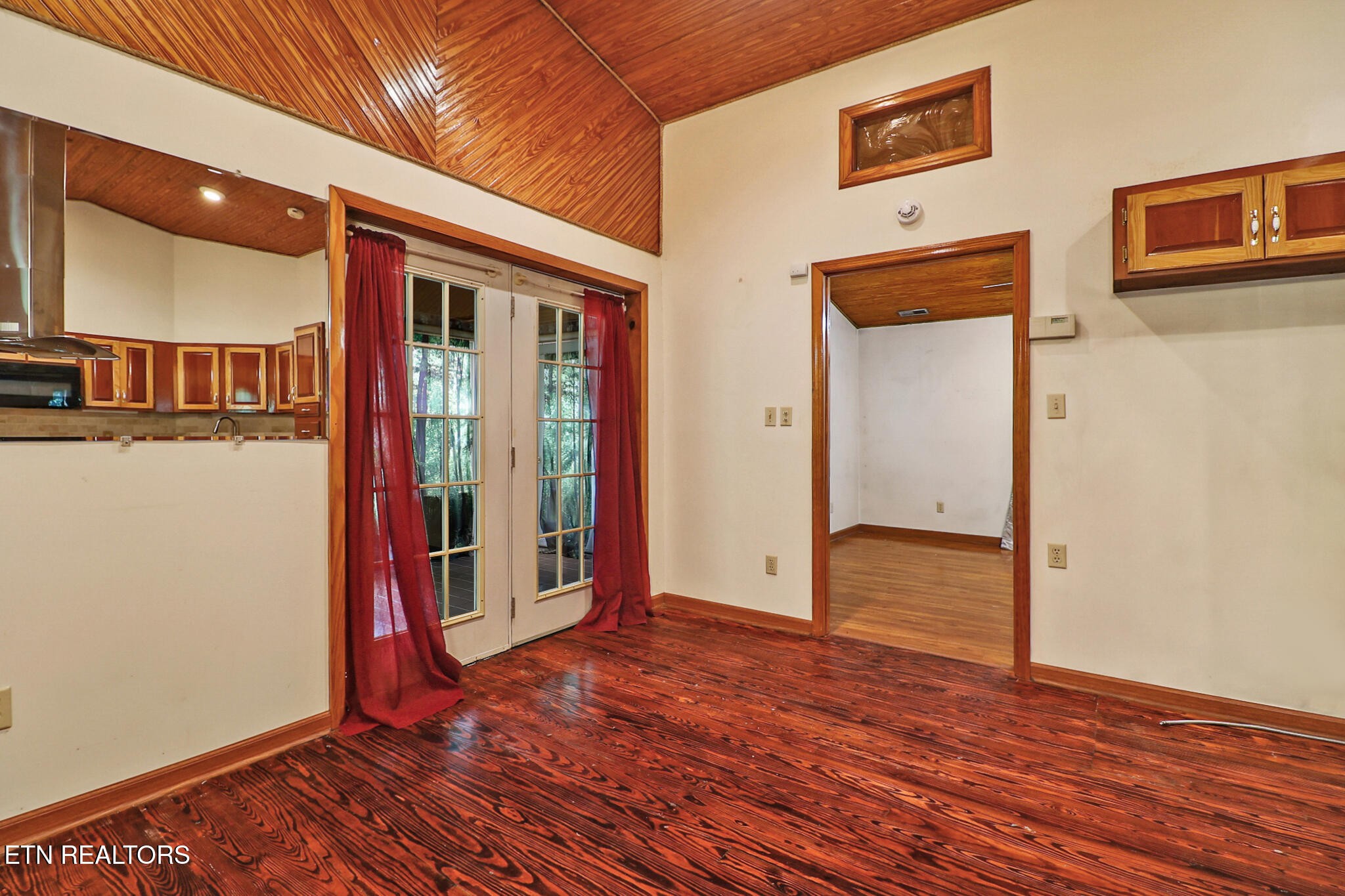 395 Ashley Lane Oneida, TN 37841 - Photo 14 of 40