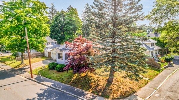 49 Nipmuc Road Framingham, MA 01702 - Photo 3 of 30 Gallery Image 3