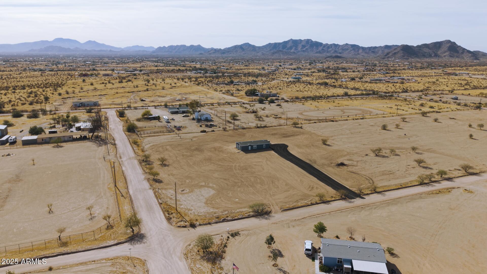 53275 West Adele Road Maricopa, AZ 85139 - Photo 11 of 39 16