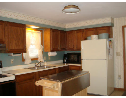 151 Fiberloid Street Springfield, MA 01151 - Photo 3 of 12
