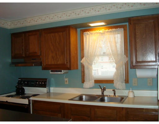 151 Fiberloid Street Springfield, MA 01151 - Photo 4 of 12