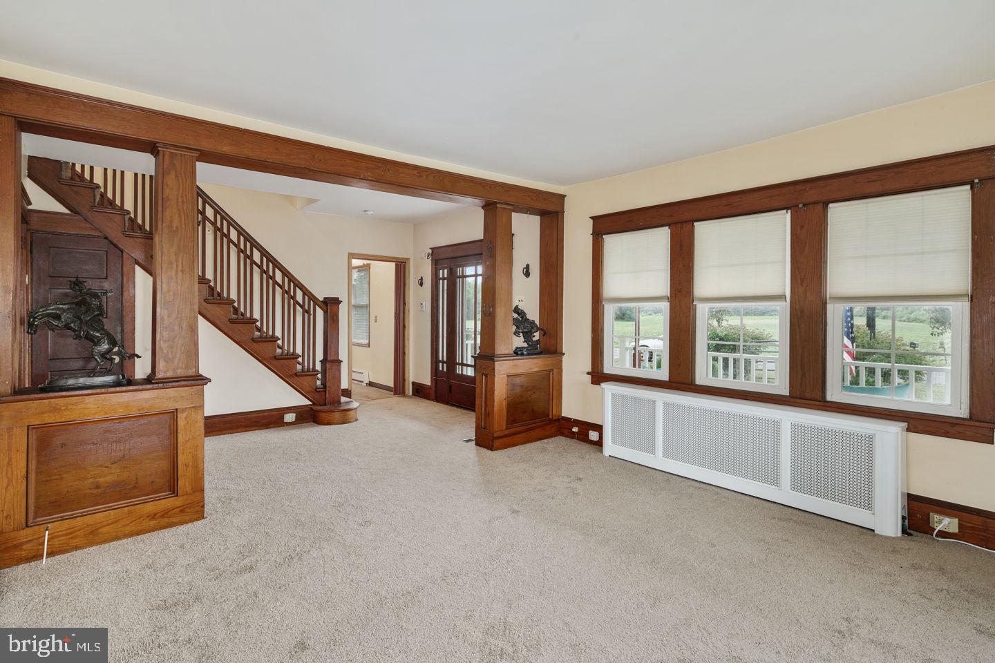 609 Spring Road Hammonton, NJ 08037 - Photo 22 of 44 Living Room