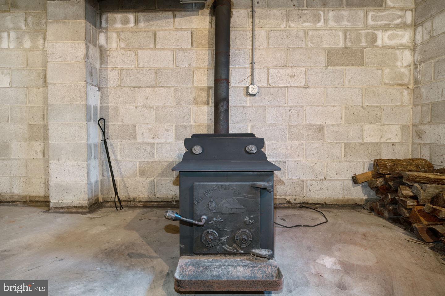 609 Spring Road Hammonton, NJ 08037 - Photo 31 of 44 Wood Stove