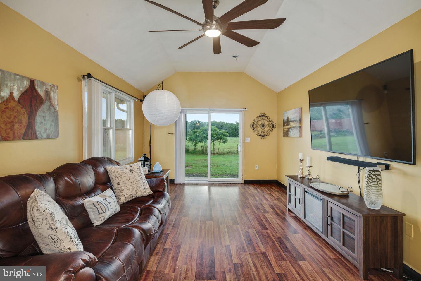 609 Spring Road Hammonton, NJ 08037 - Photo 7 of 44 Family Room