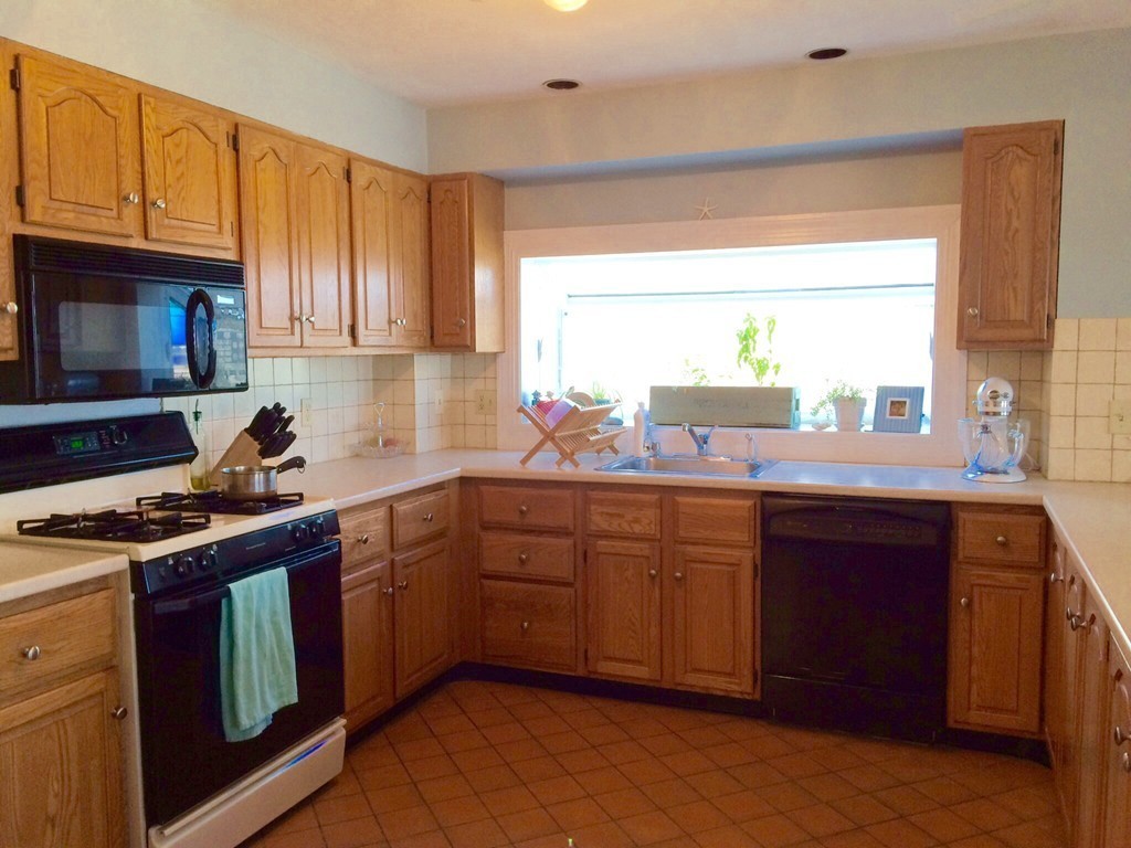 161 Wilson Road Nahant, MA 01908 - Photo 5 of 19 Gallery Image 5