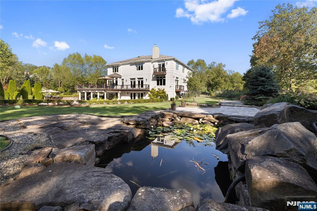 417 Rte 9W Alpine, NJ 07620 - Photo 44 of 50 a picture of yard