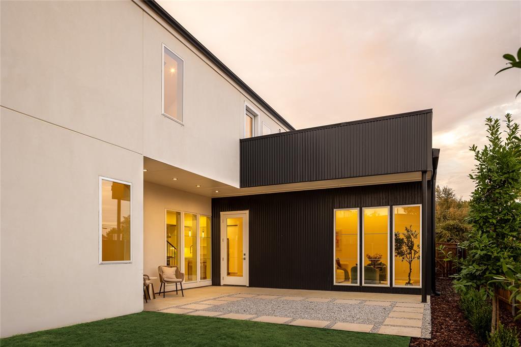 829 Nomas Street Dallas, TX 75212 - Photo 16 of 16 a view of front door of house