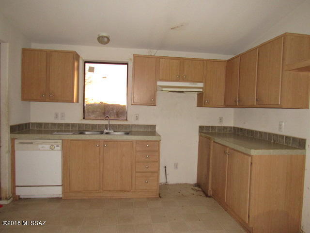8520-1 South Cover View Road Tucson, AZ 85736 - Photo 7 of 29