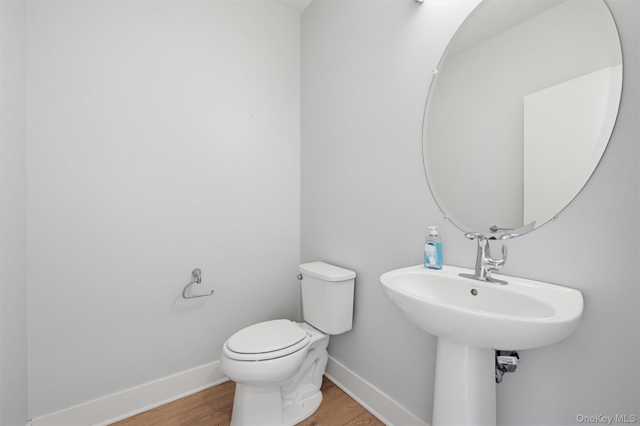 710 Main Street Peekskill, NY 10566 - Photo 21 of 34 Powder room