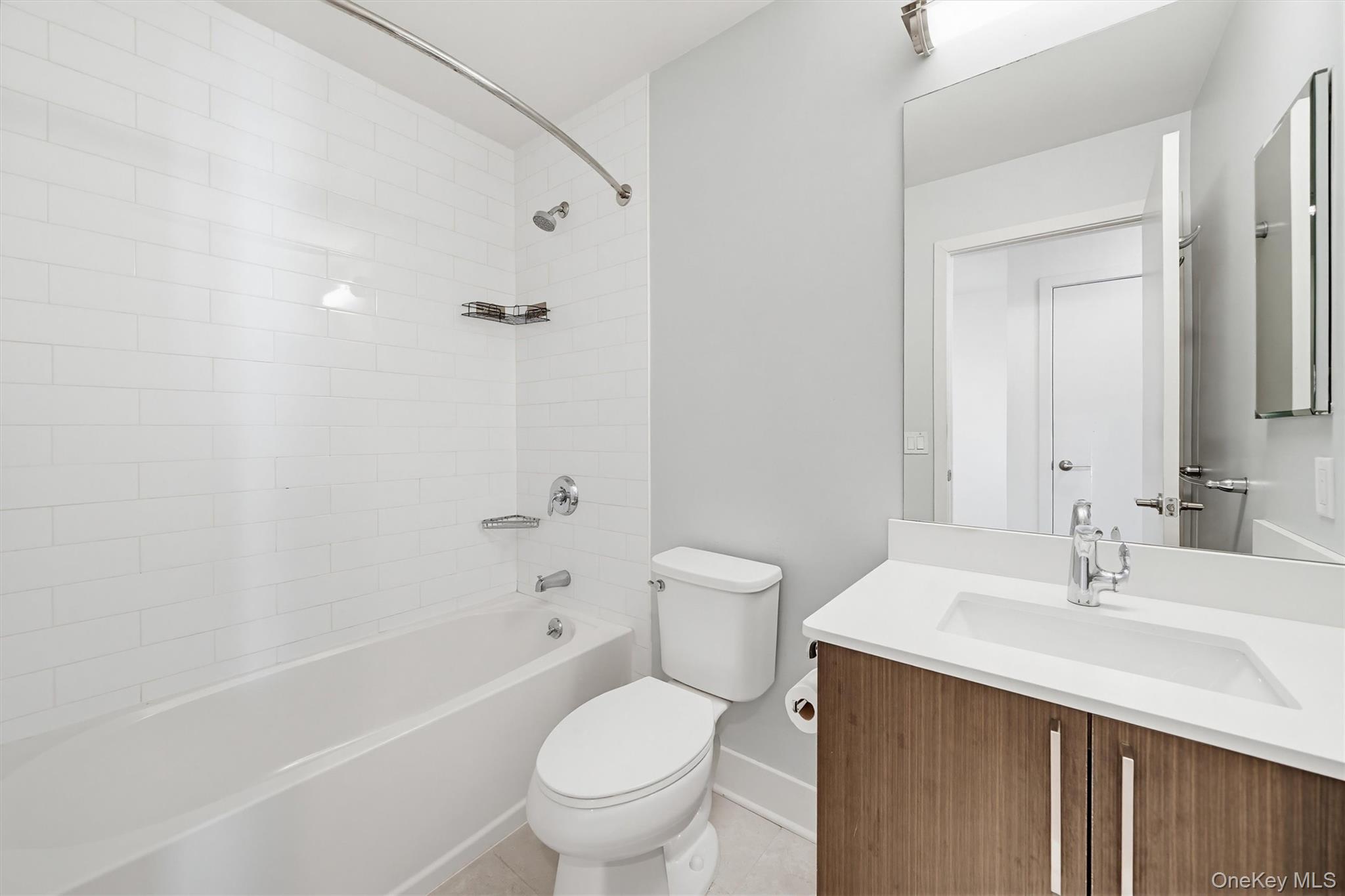 710 Main Street Peekskill, NY 10566 - Photo 28 of 34 Hall bathroom