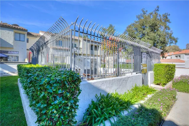 a house view with a outdoor space