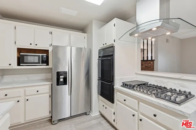 $996,750 | 2553 Pine Avenue, Long Beach, CA 90806